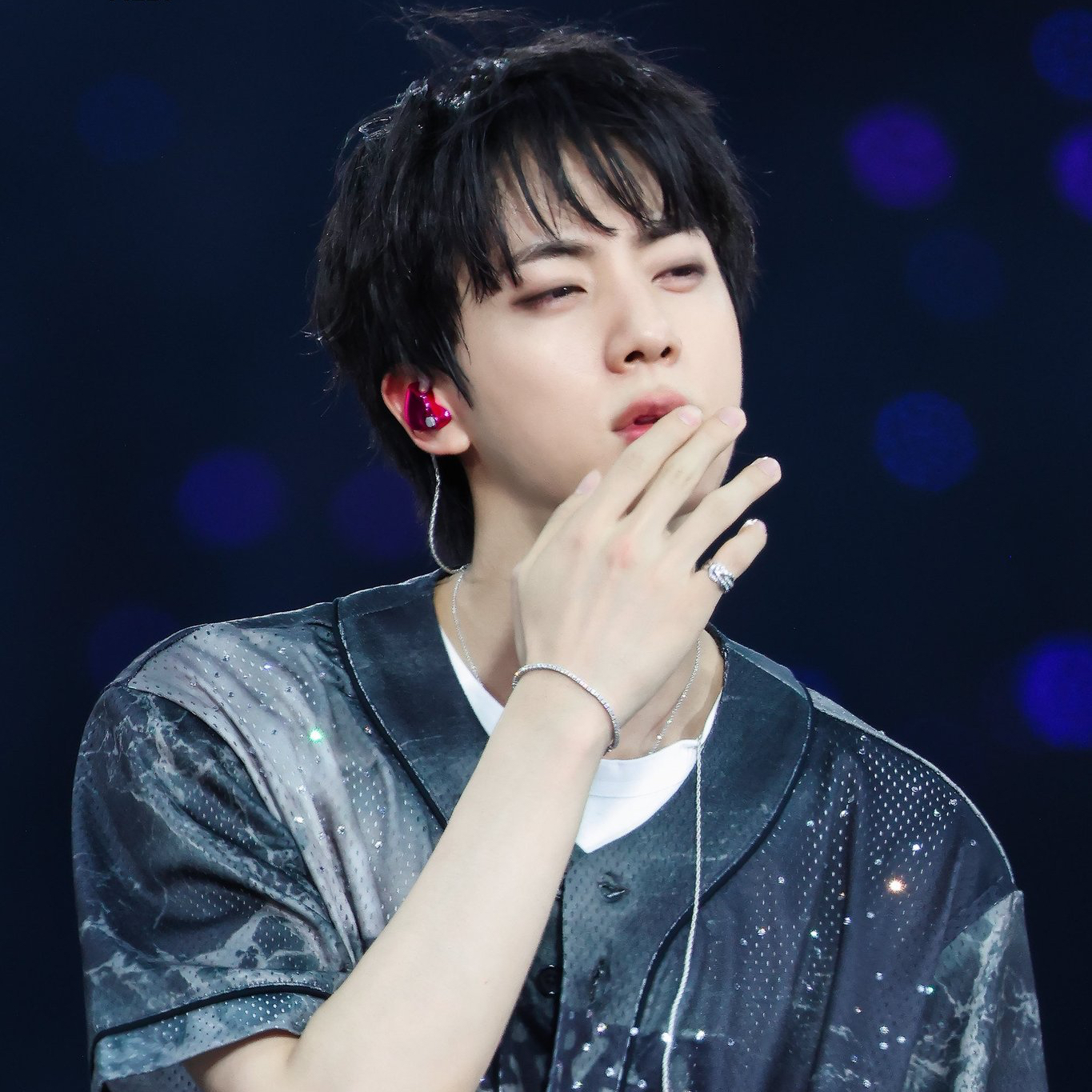 Momen yang diabadikan oleh penggemar Jin (BTS)