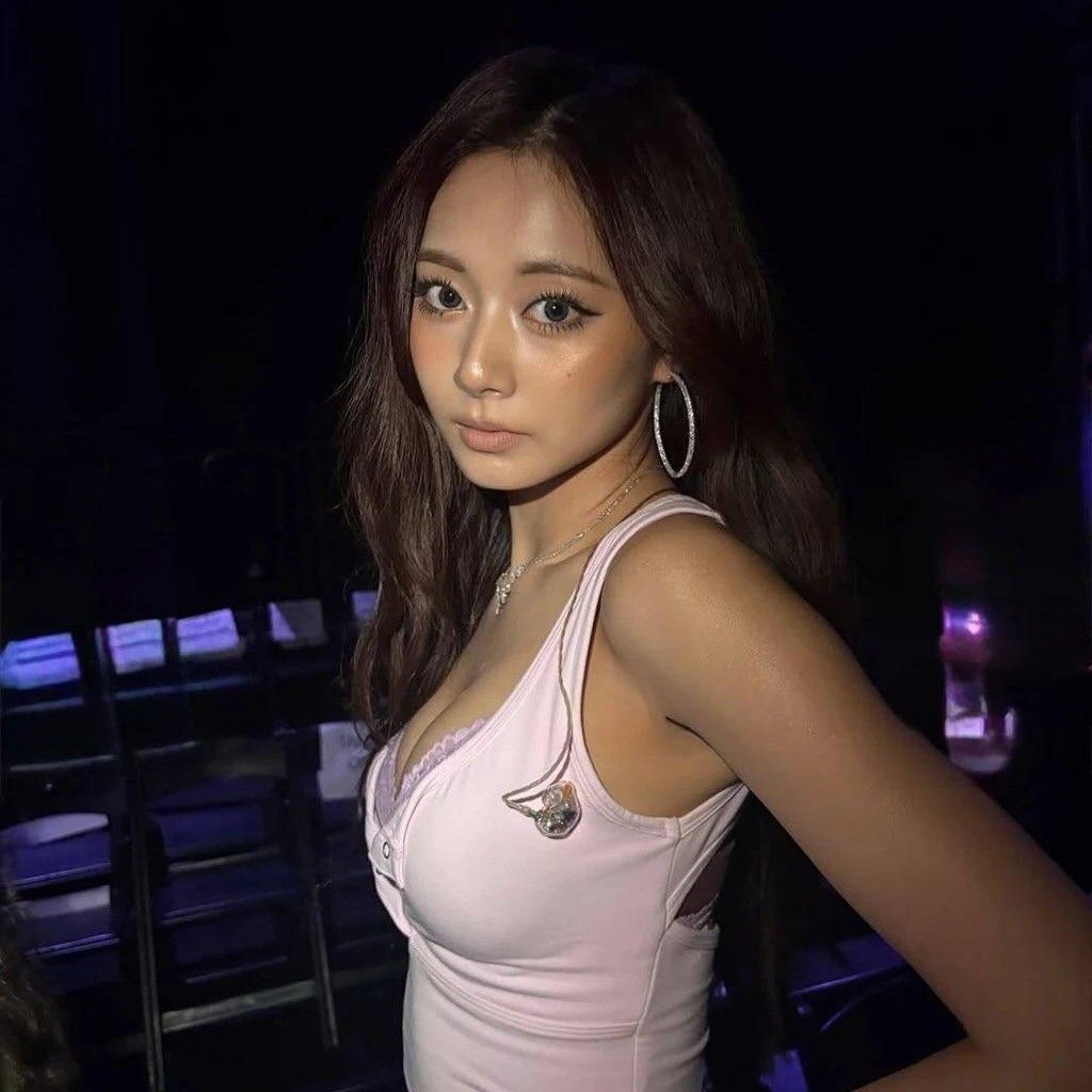 Foto terbaru Tzuyu (TWICE)