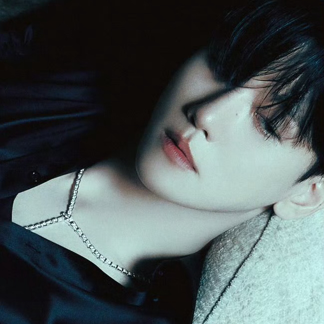 백현 (EXO)의 비하인드 컷