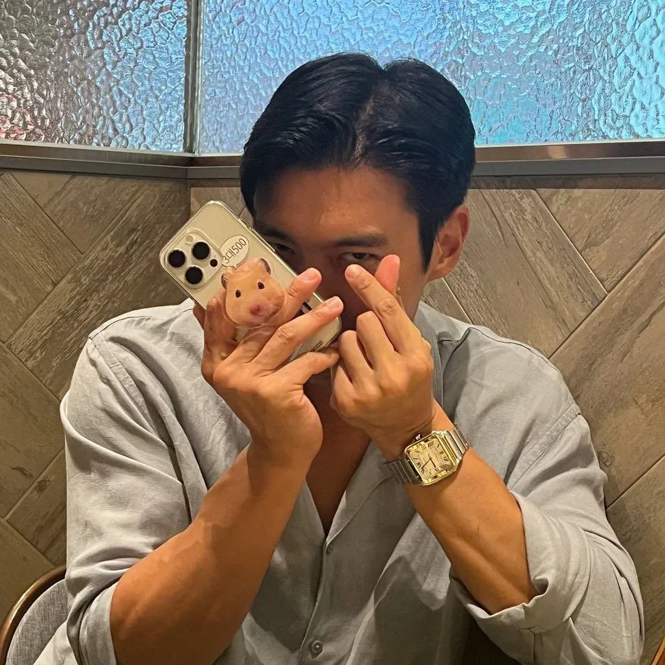 Behind-the-scenes cut of Siwon (Super Junior)