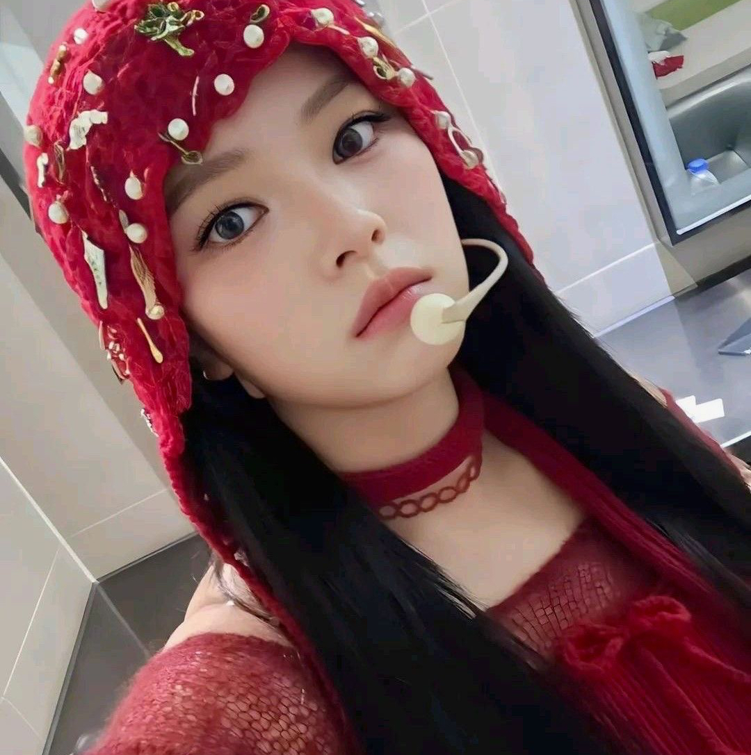 Recent activity shot of Jeongyeon (TWICE)