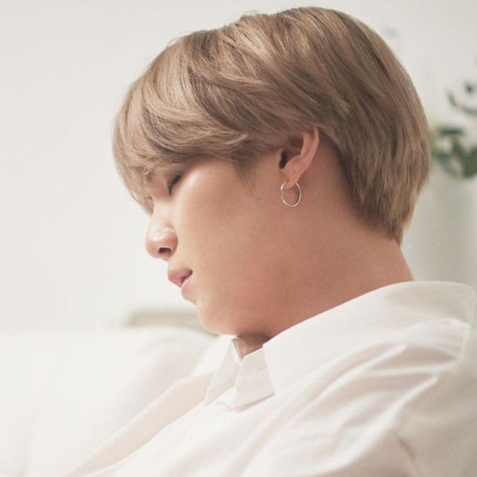 Foto terbaru SUGA (BTS)