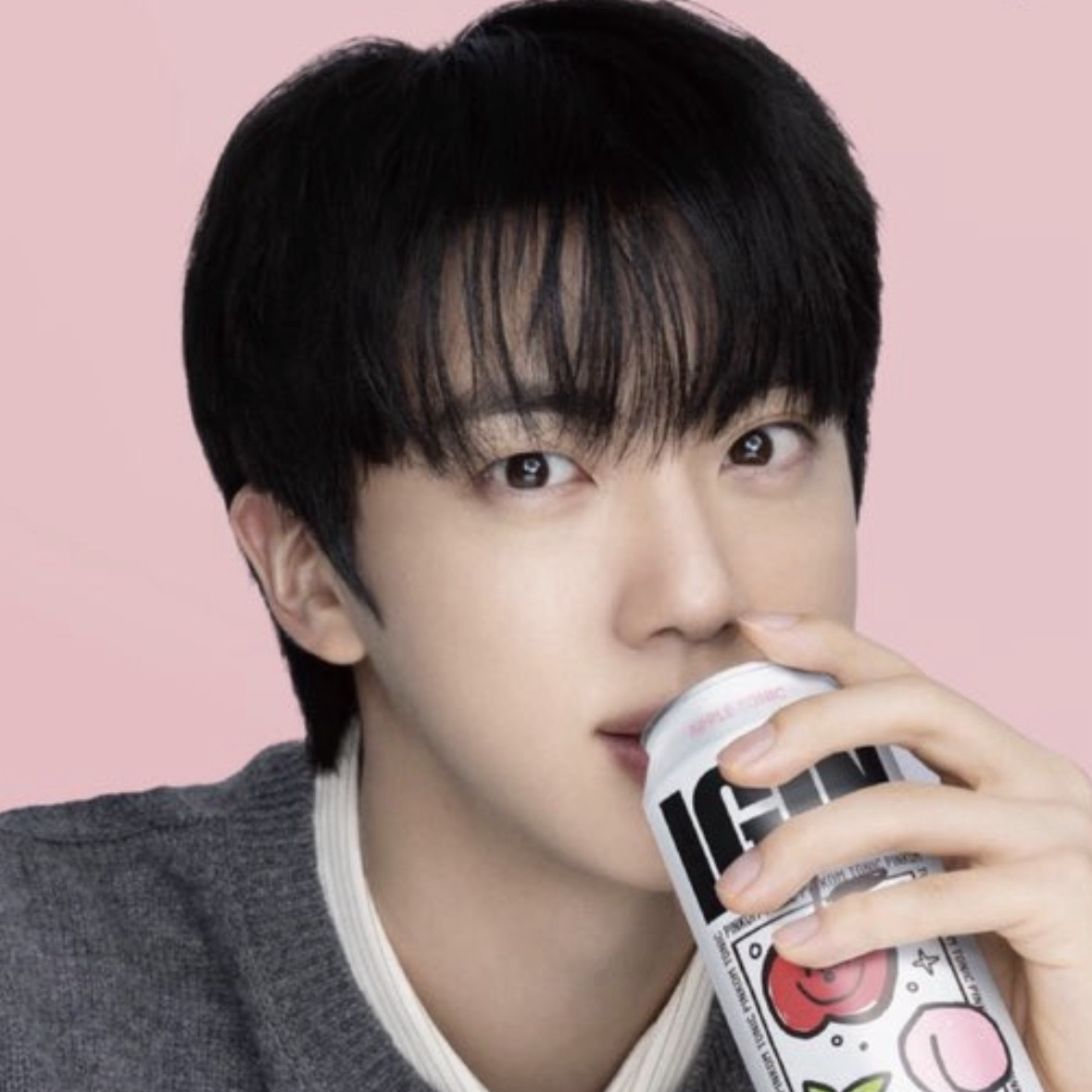 Foto aktivitas terbaru Jin (BTS)