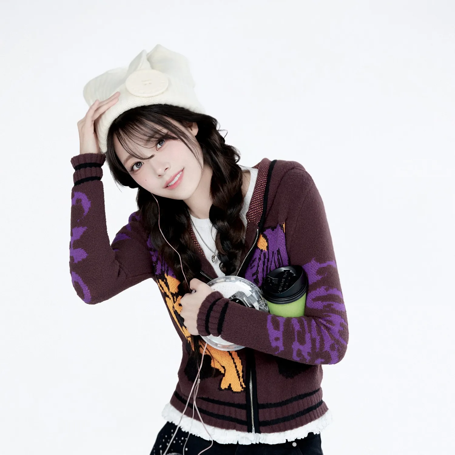 Recent activity shot of Siyeon (QWER)