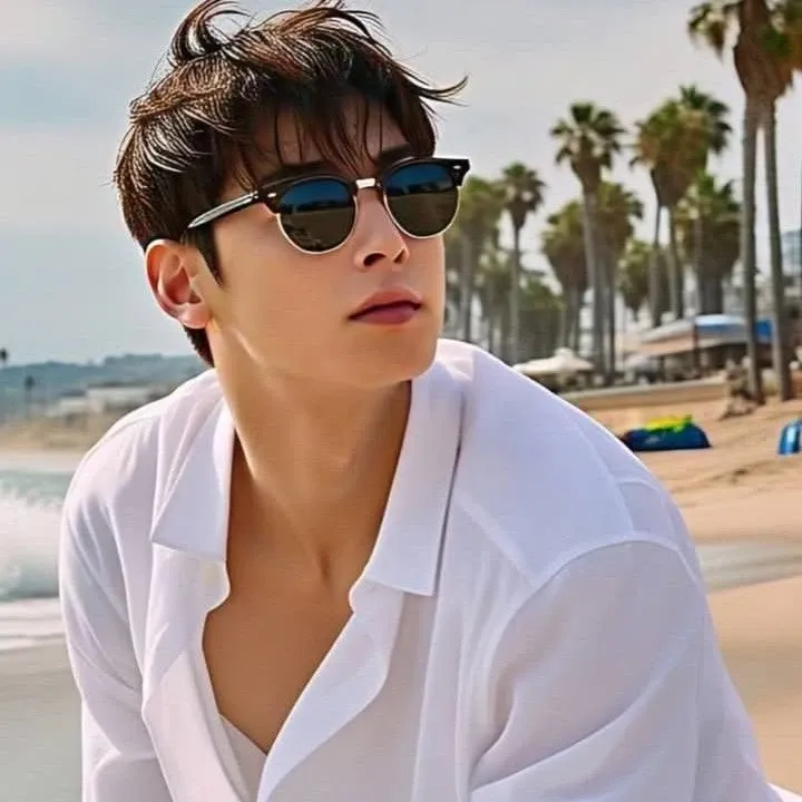 A moment captured by Eunwoo (ASTRO)'s fan