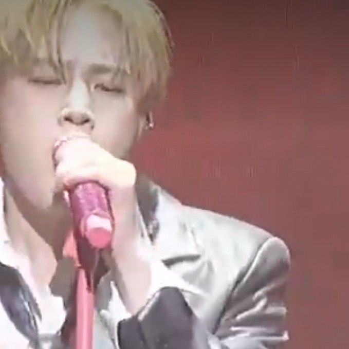 Behind-the-scenes cut of Ha Sungwoon