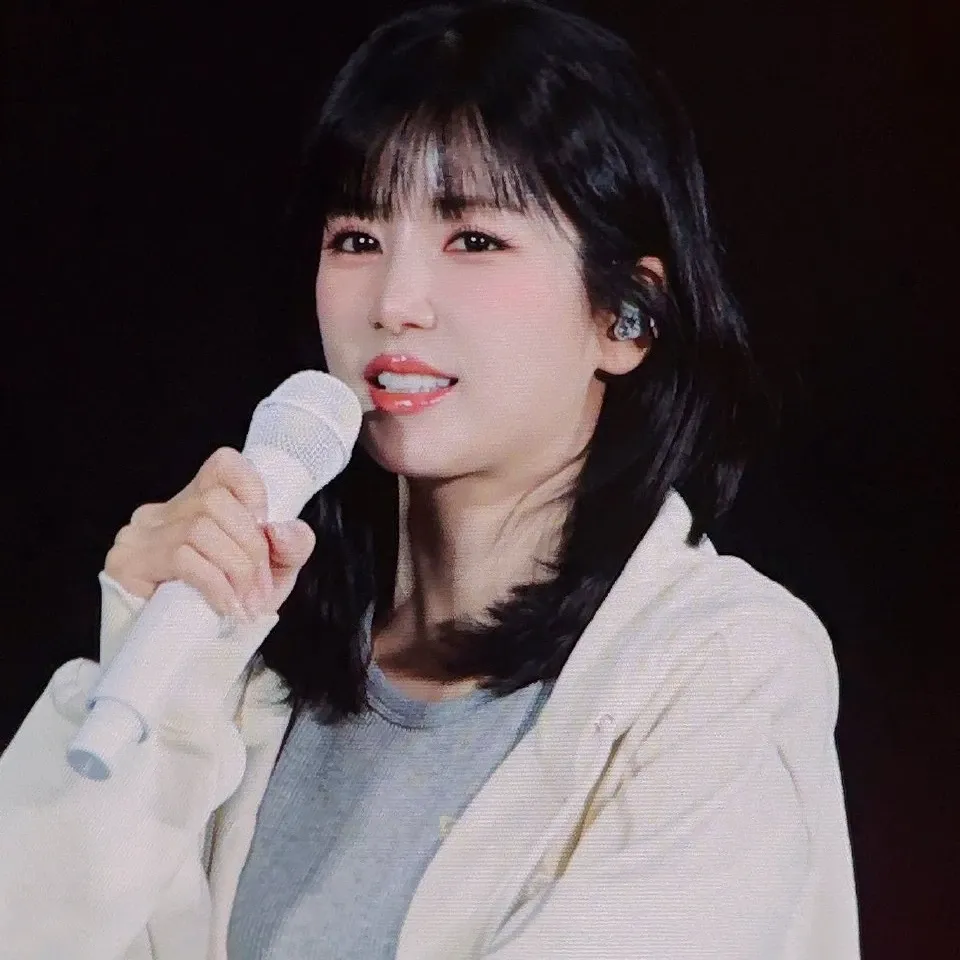 朴初珑 (Apink)粉丝拍下的瞬间