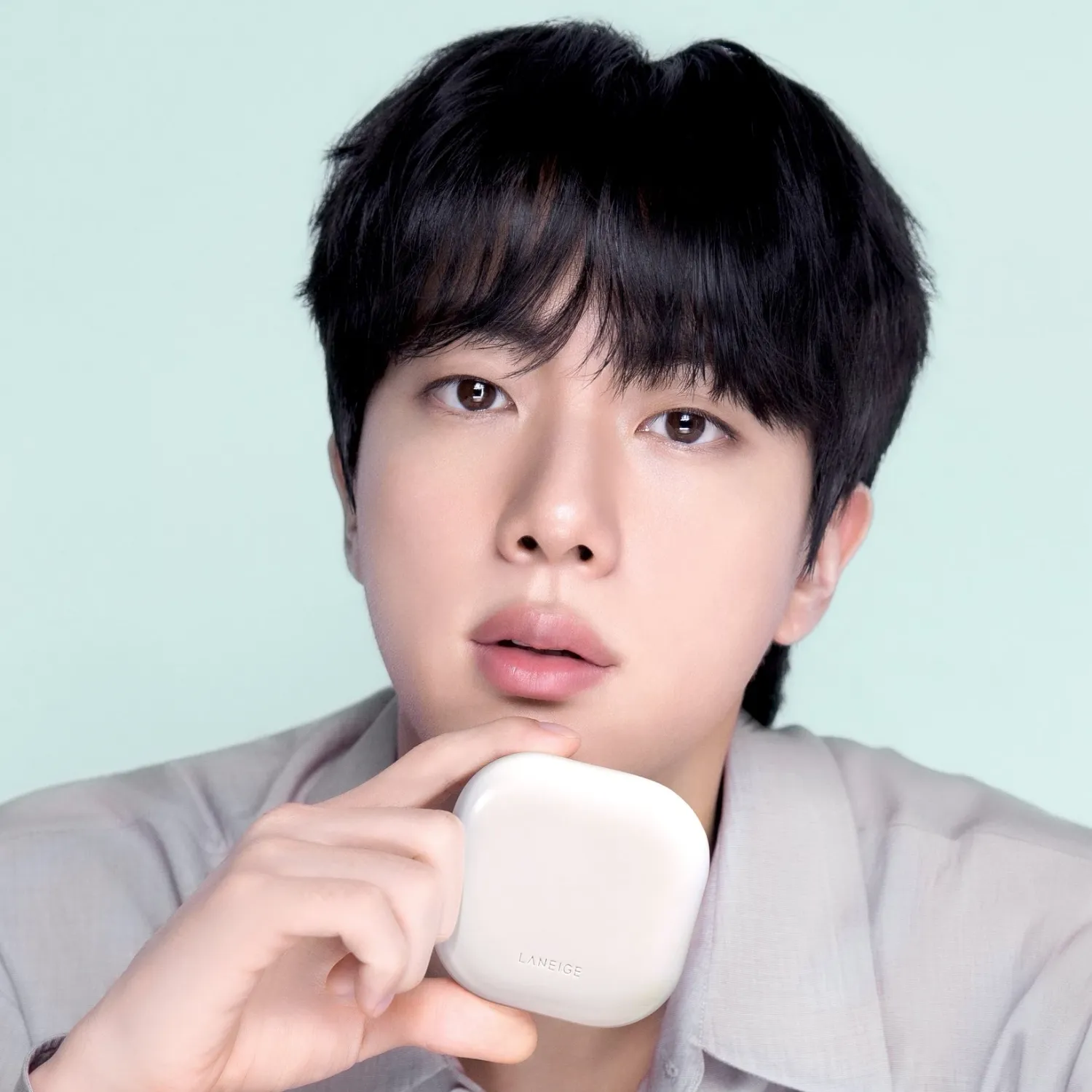 Foto aktivitas terbaru Jin (BTS)