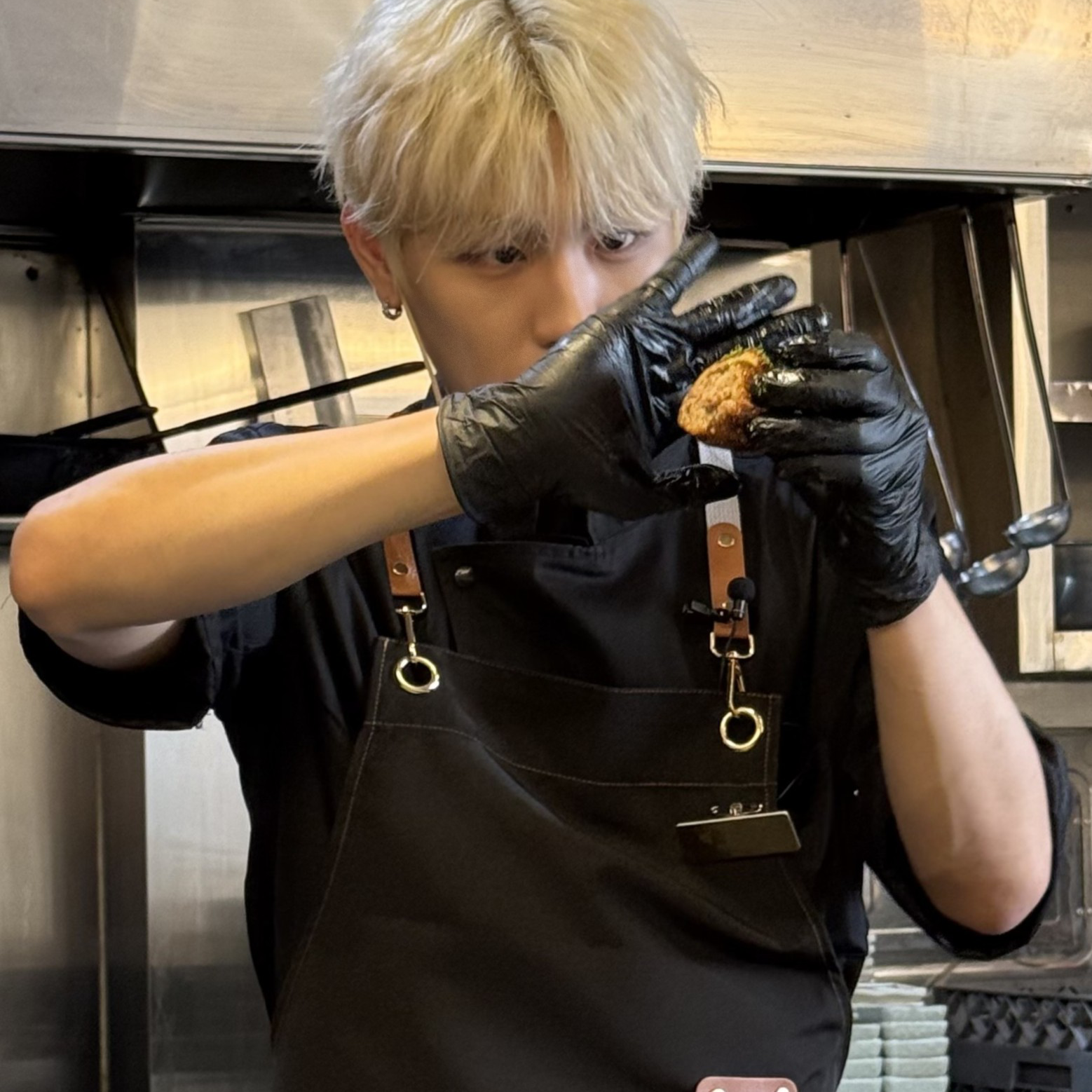 A moment captured by Park Woojin (AB6IX)'s fan