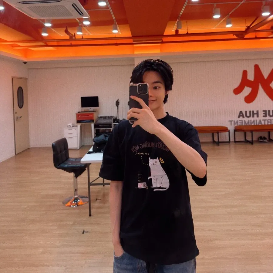 Behind-the-scenes cut of Hanbin (TEMPEST)
