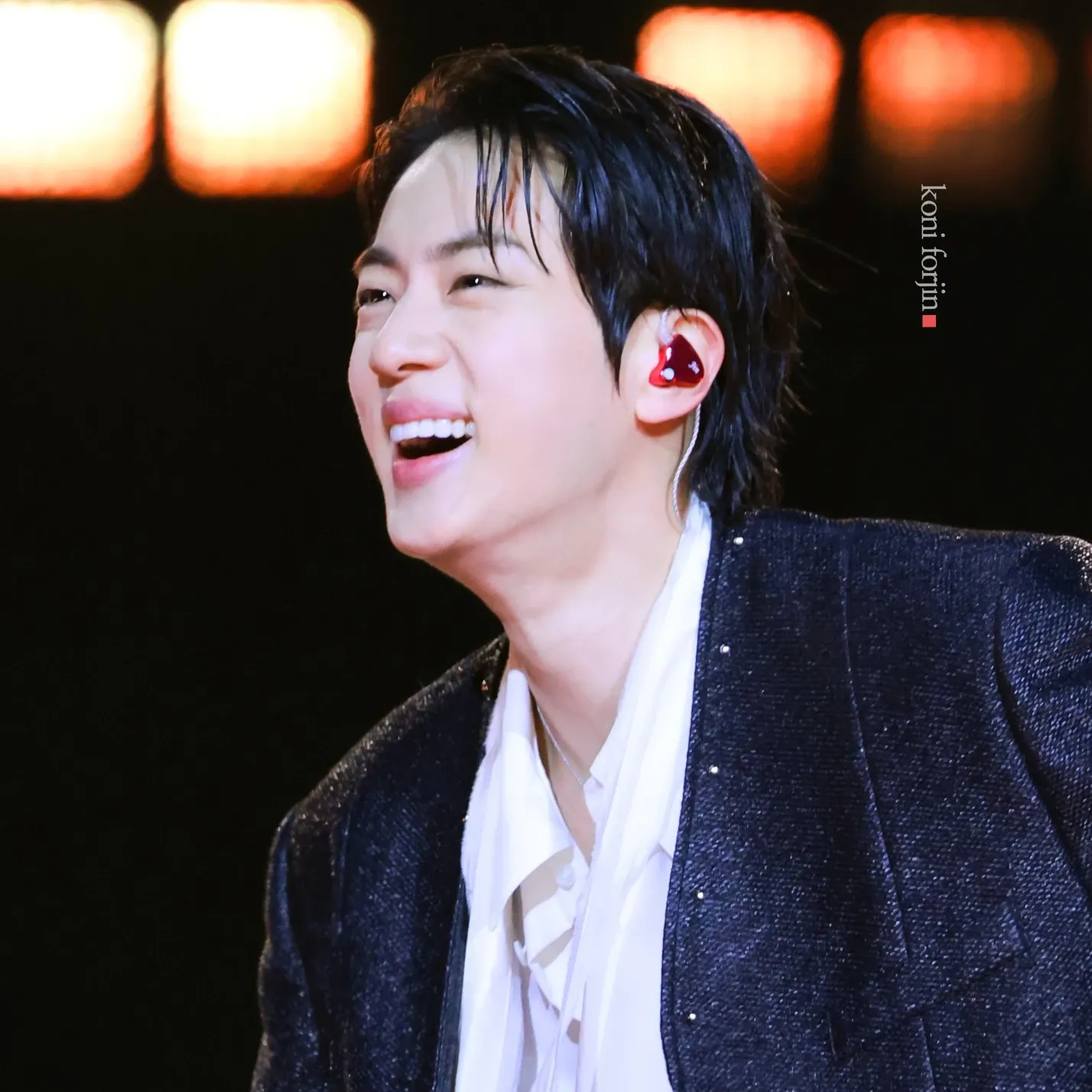 Foto aktivitas terbaru Jin (BTS)