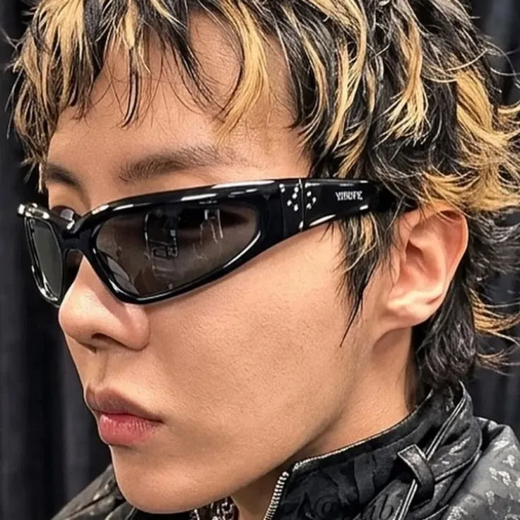 Foto aktivitas terbaru j-hope (BTS)