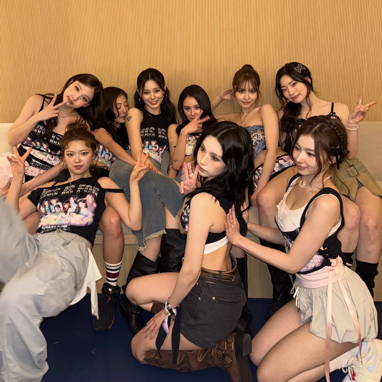 TWICE의 비하인드 컷