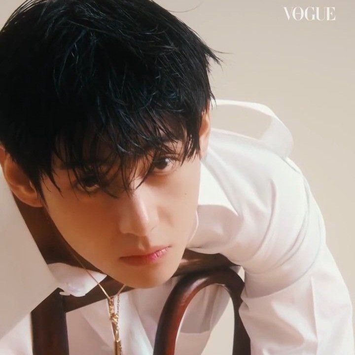 Latest photo of V (BTS)