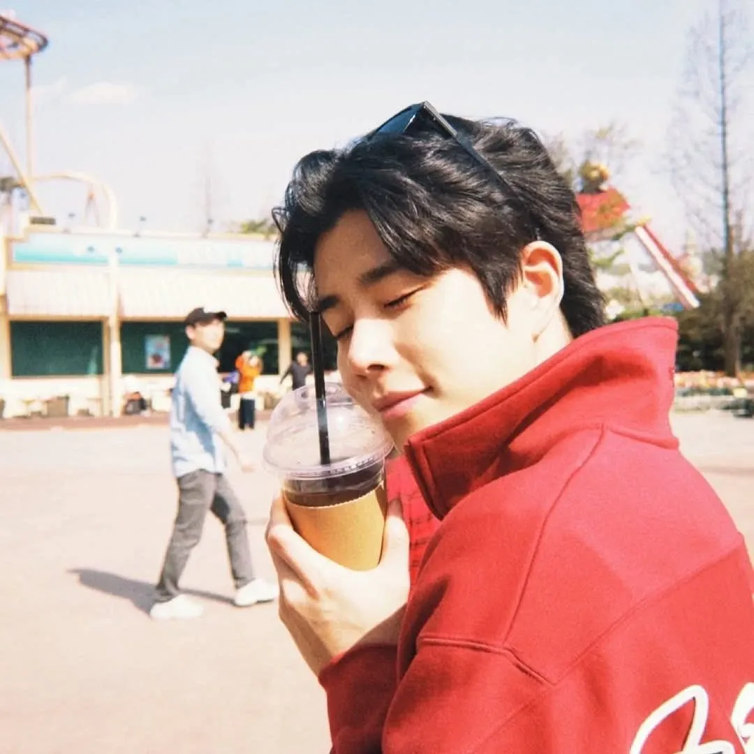 Latest photo of MJ (ASTRO)