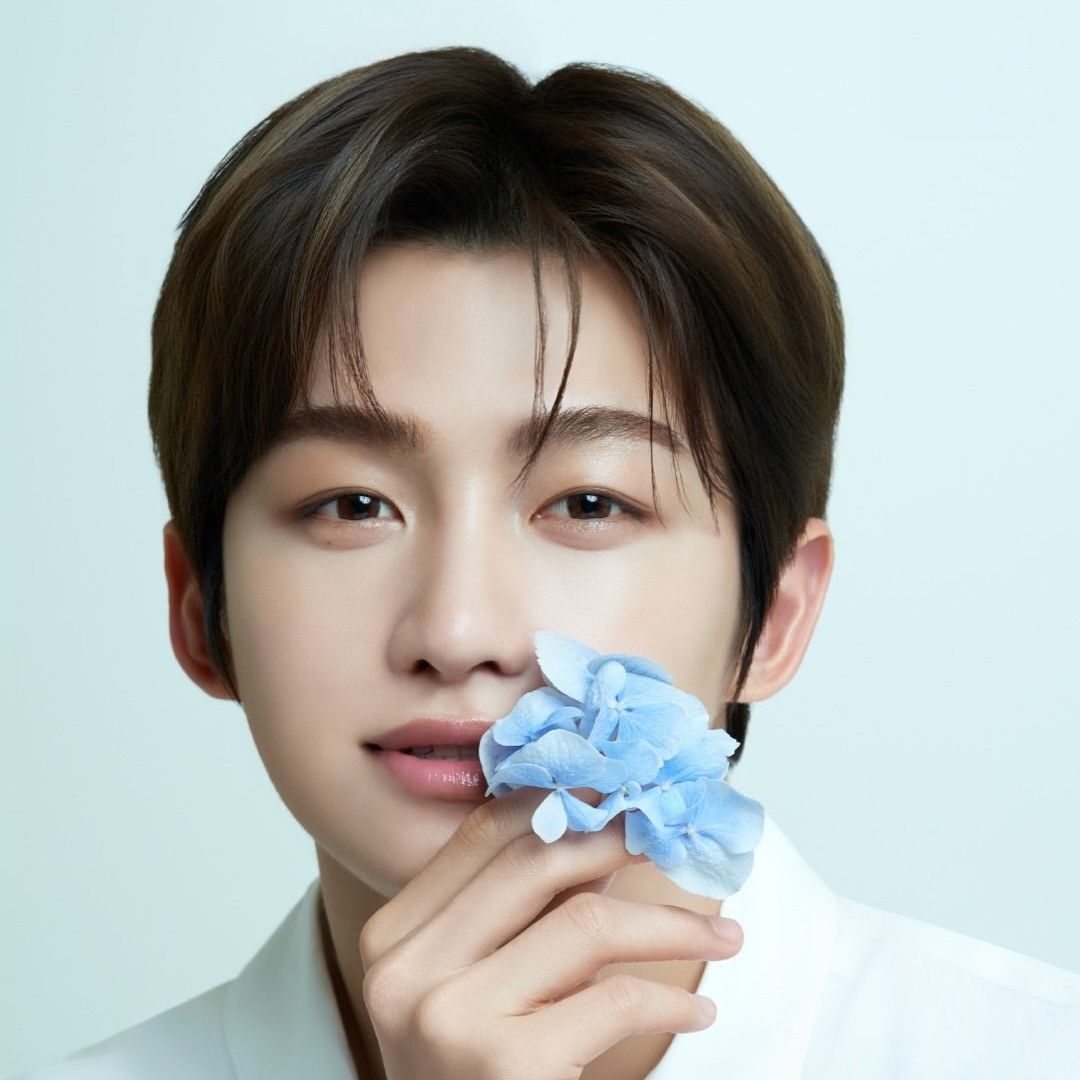 Recent activity shot of Jihoon (TWS)