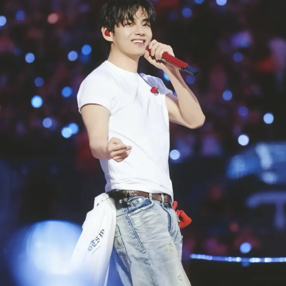 Momen yang diabadikan oleh penggemar V (BTS)