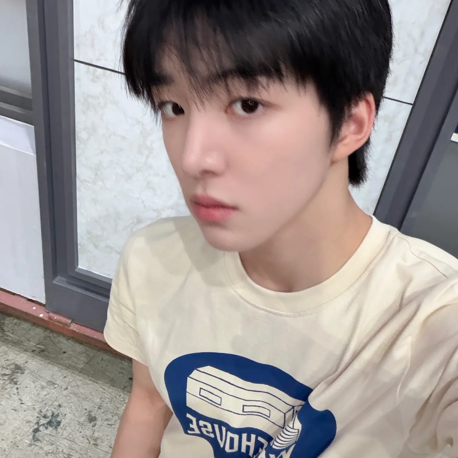 Behind-the-scenes cut of Baek junhyuk (IDID)