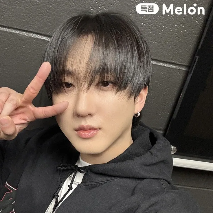 Behind-the-scenes cut of Changbin (Stray Kids)