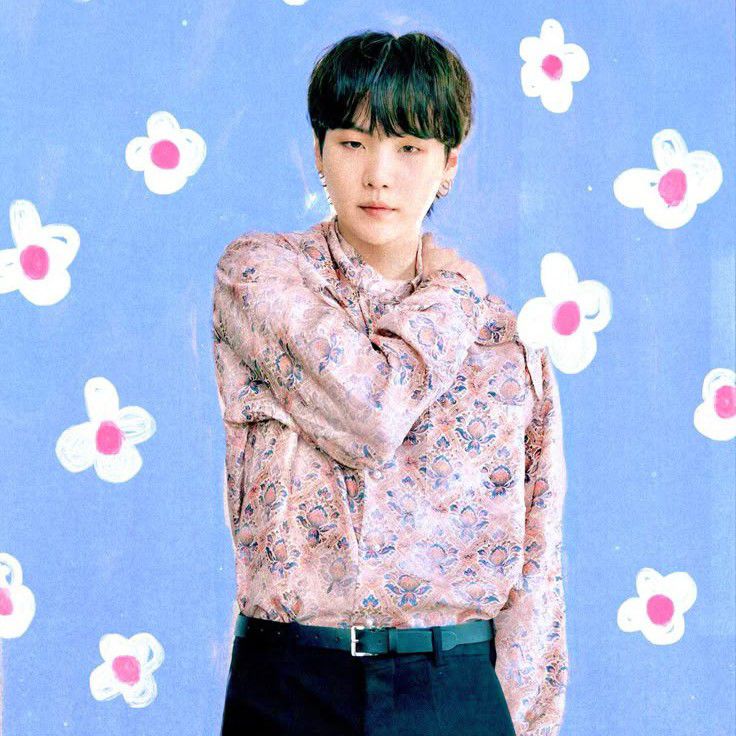 Foto aktivitas terbaru SUGA (BTS)
