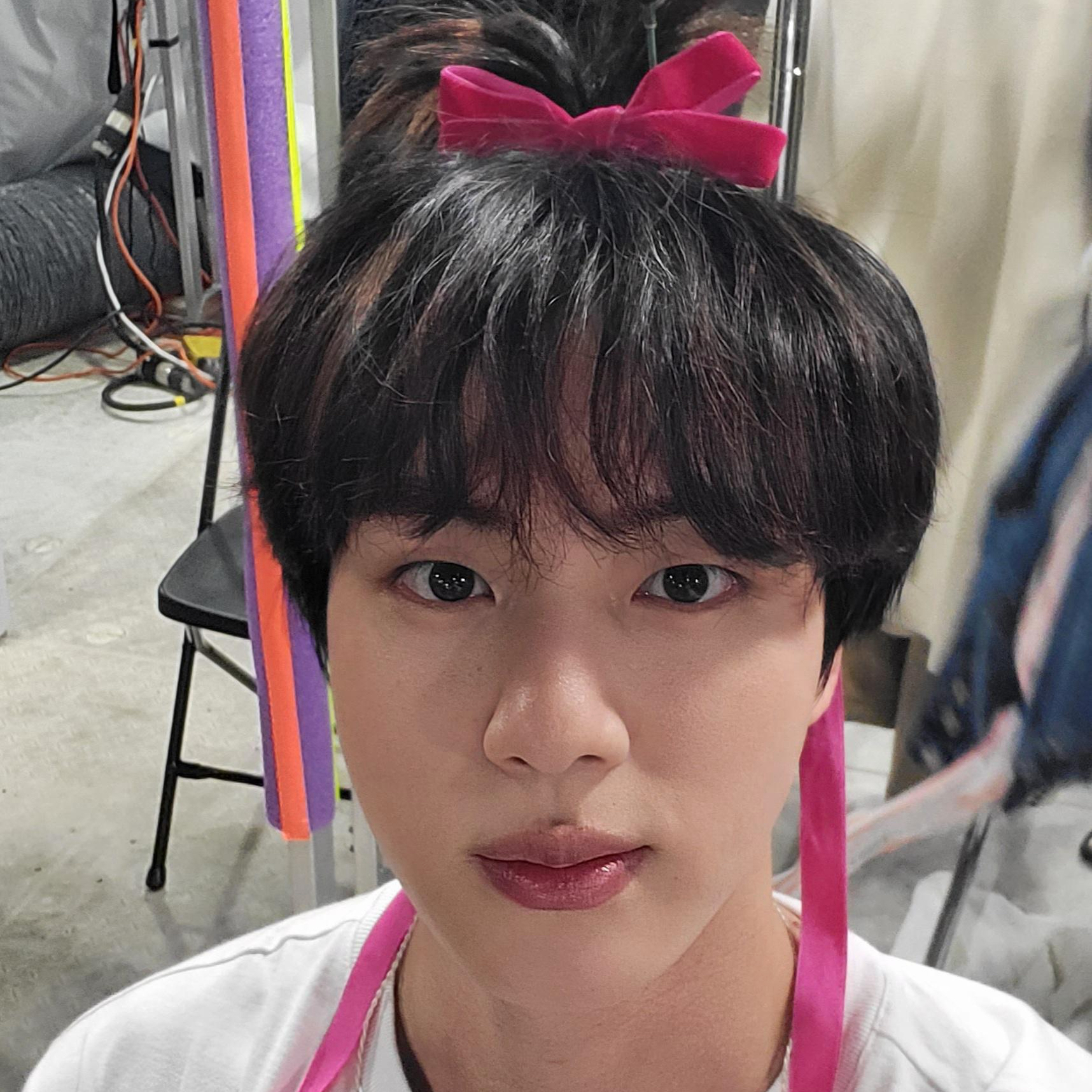 Foto terbaru Jin (BTS)
