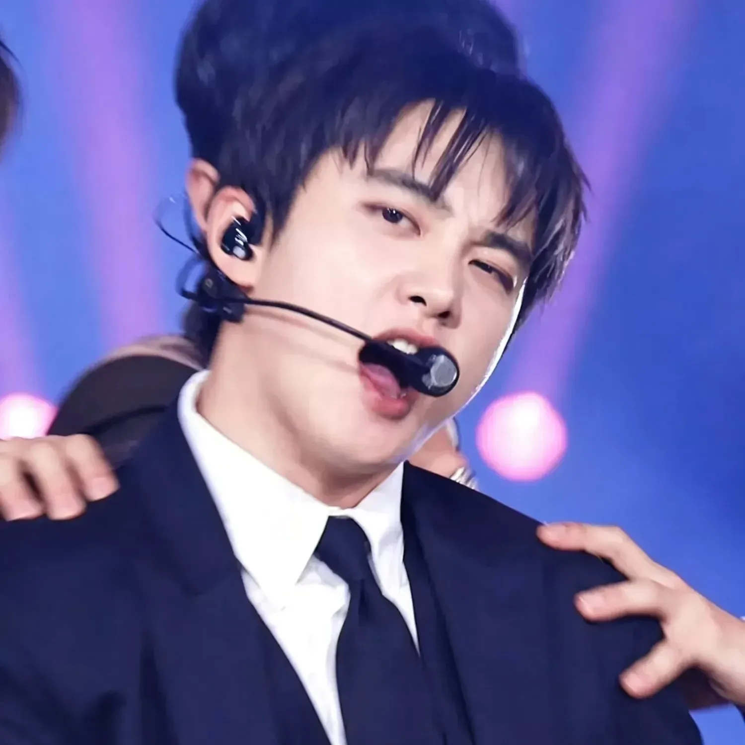디오 (EXO)의 최신 사진