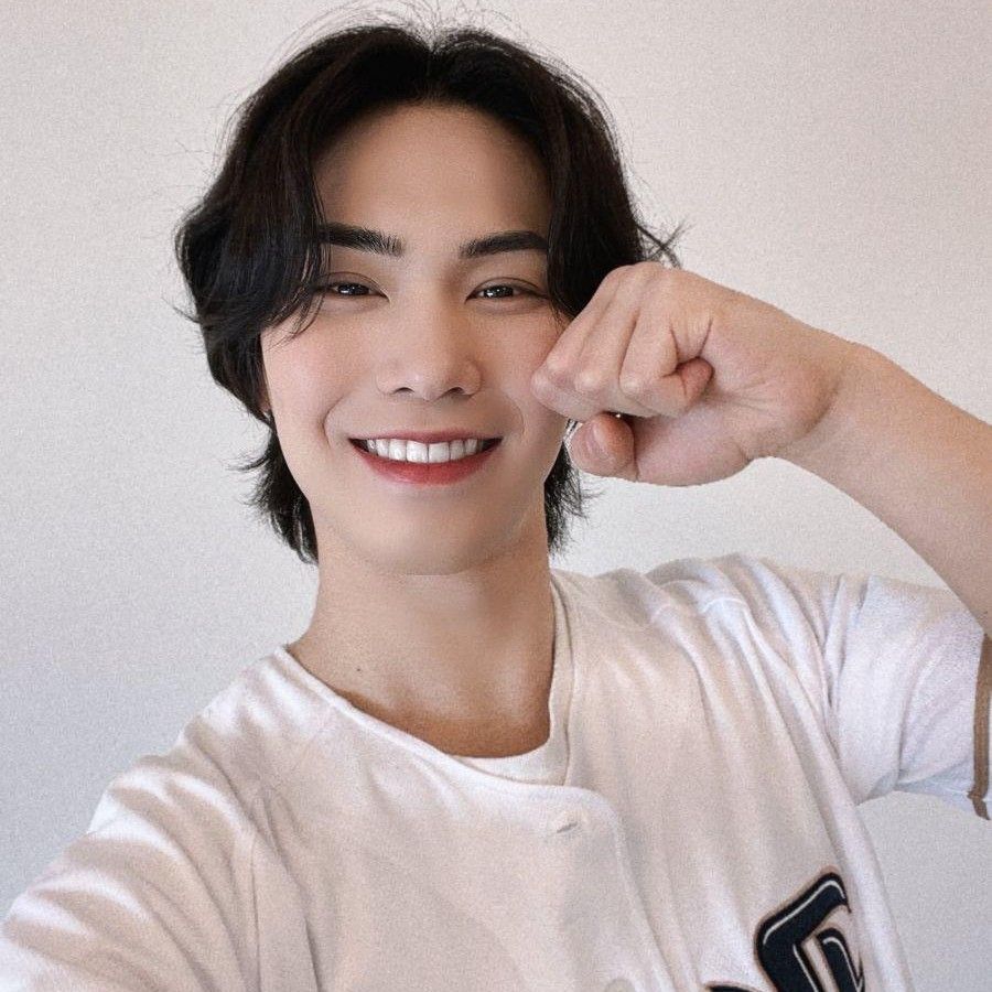 A moment captured by Rocky's fan