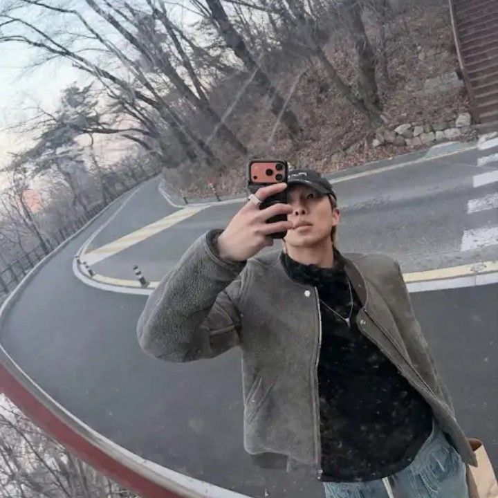 RM (방탄소년단)의 비하인드 컷