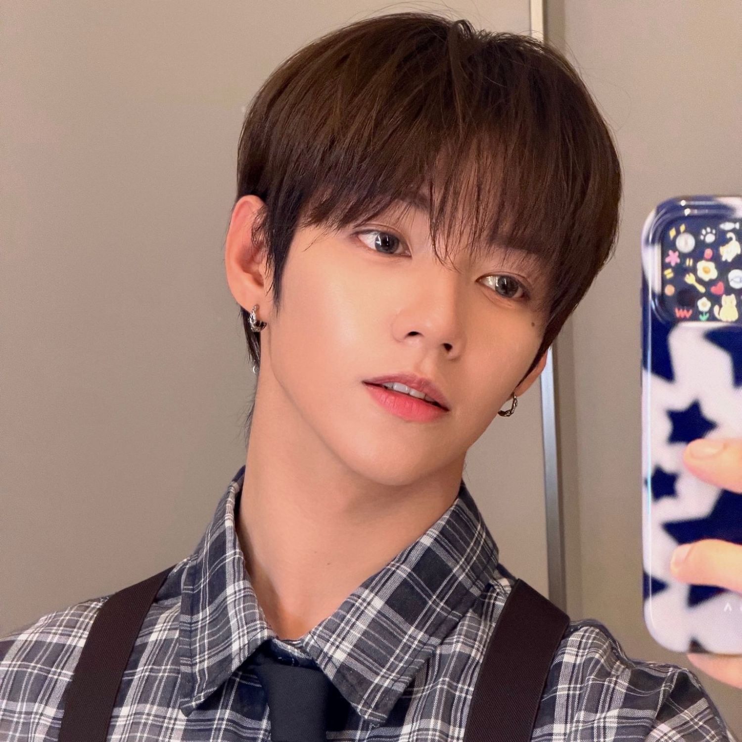 Behind-the-scenes cut of JL (AHOF)