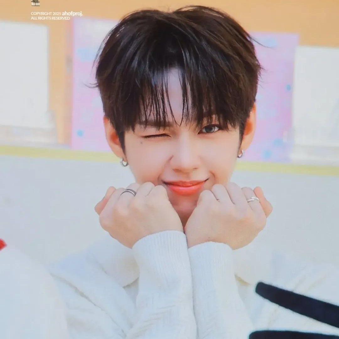 Behind-the-scenes cut of JL (AHOF)