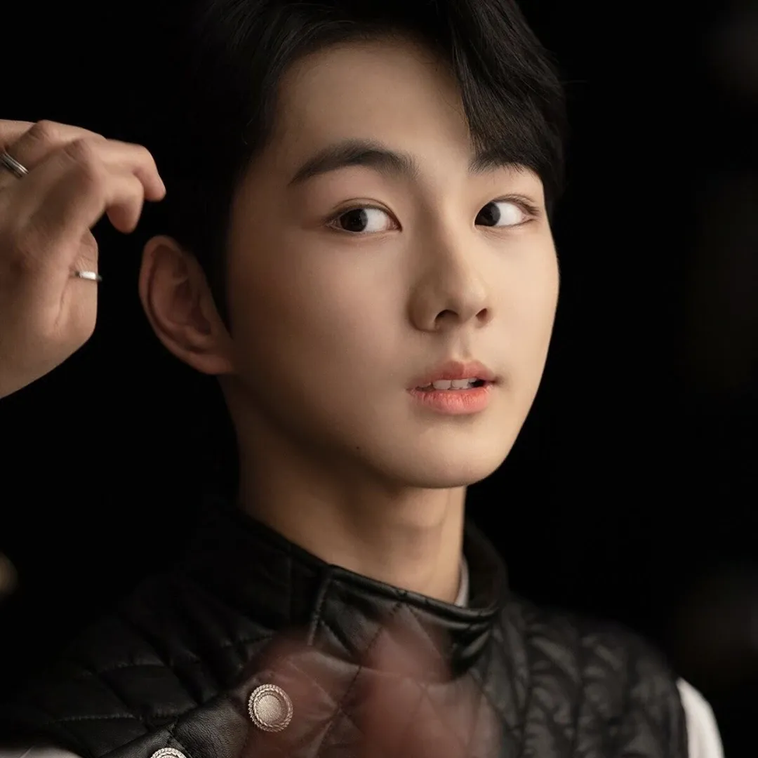 Latest photo of Jungwon (ENHYPEN)