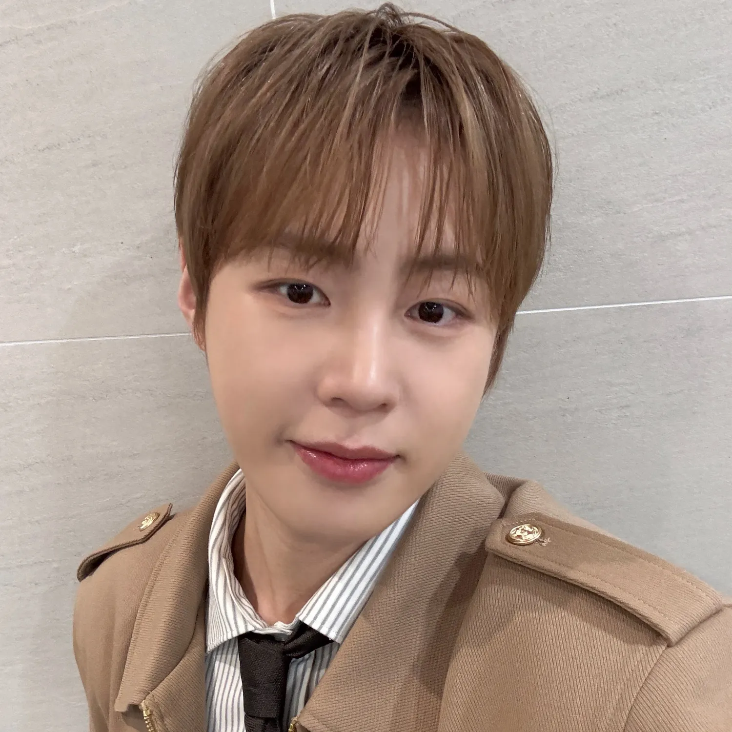 A moment captured by Ha Sungwoon's fan