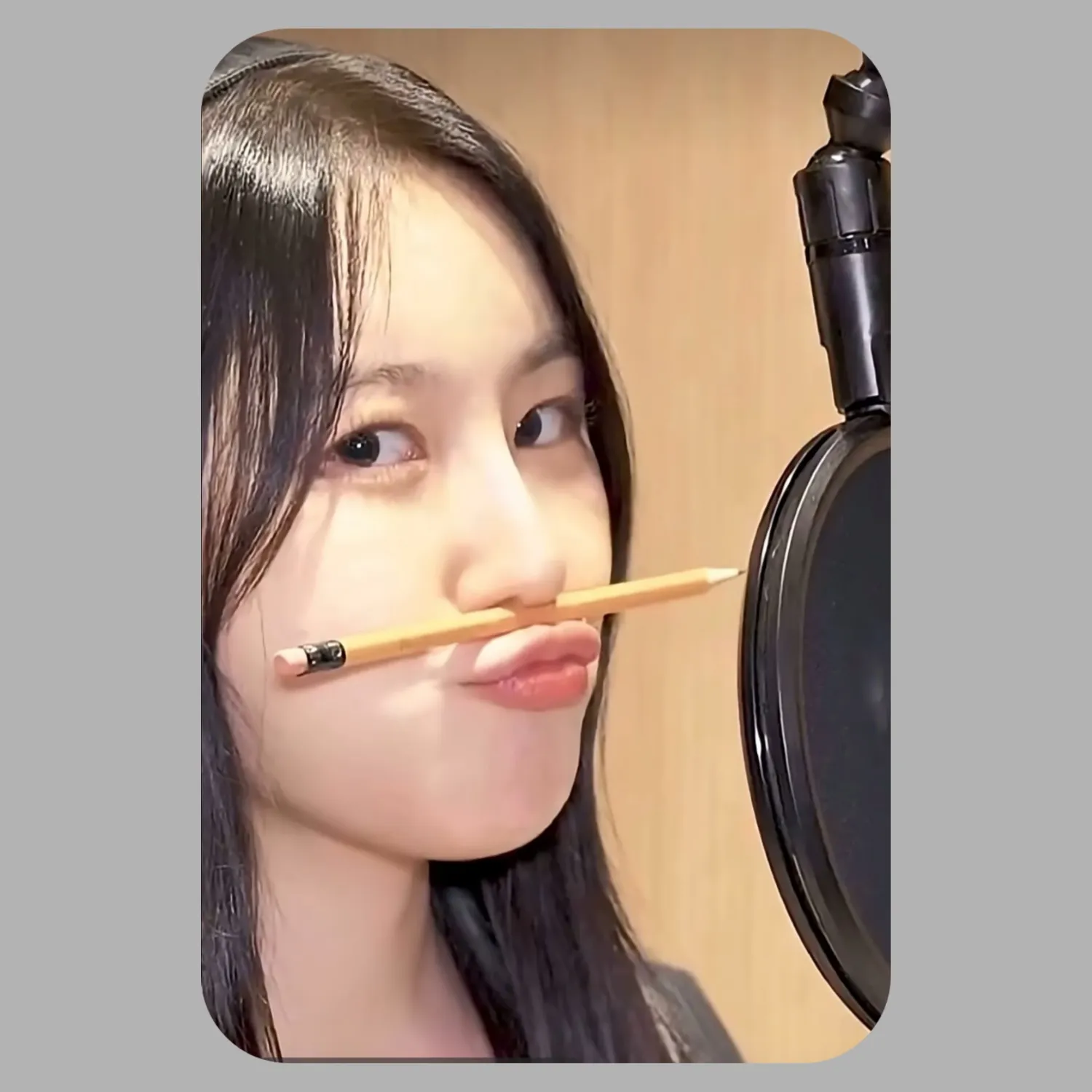 Recent activity shot of Lee Chaeyeon