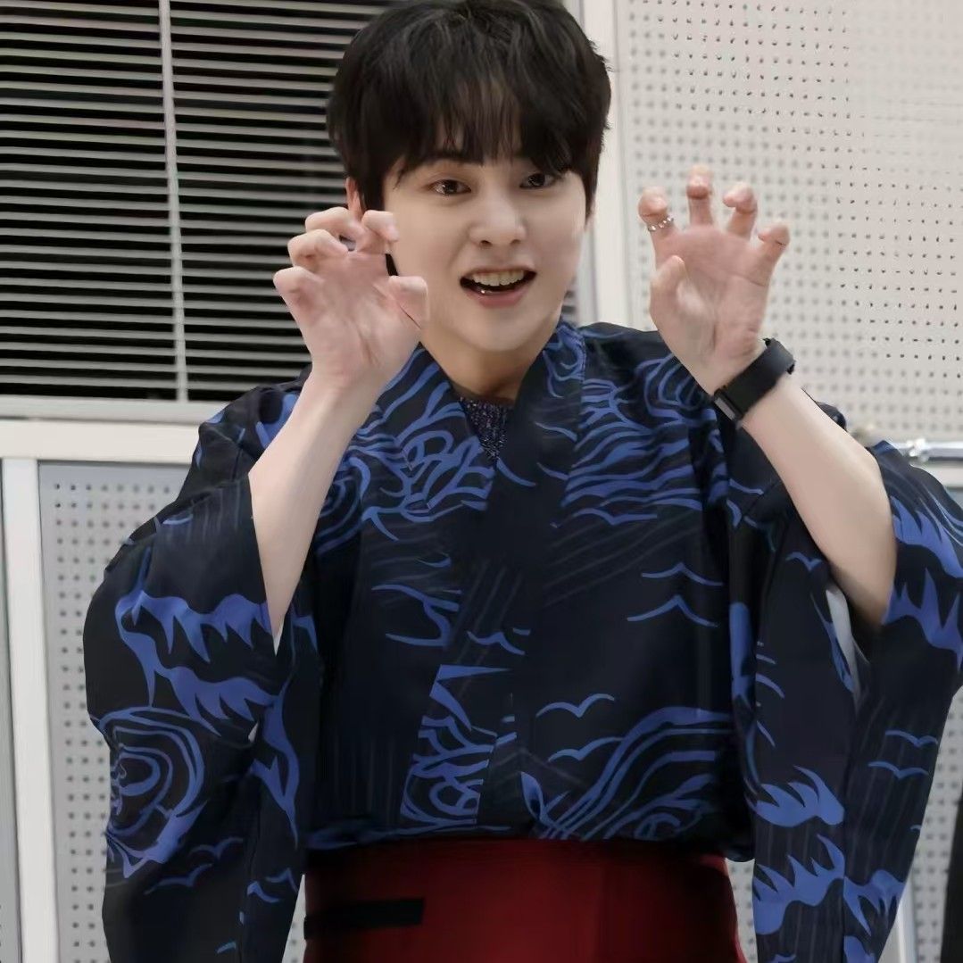 Foto aktivitas terbaru Xiumin (EXO)