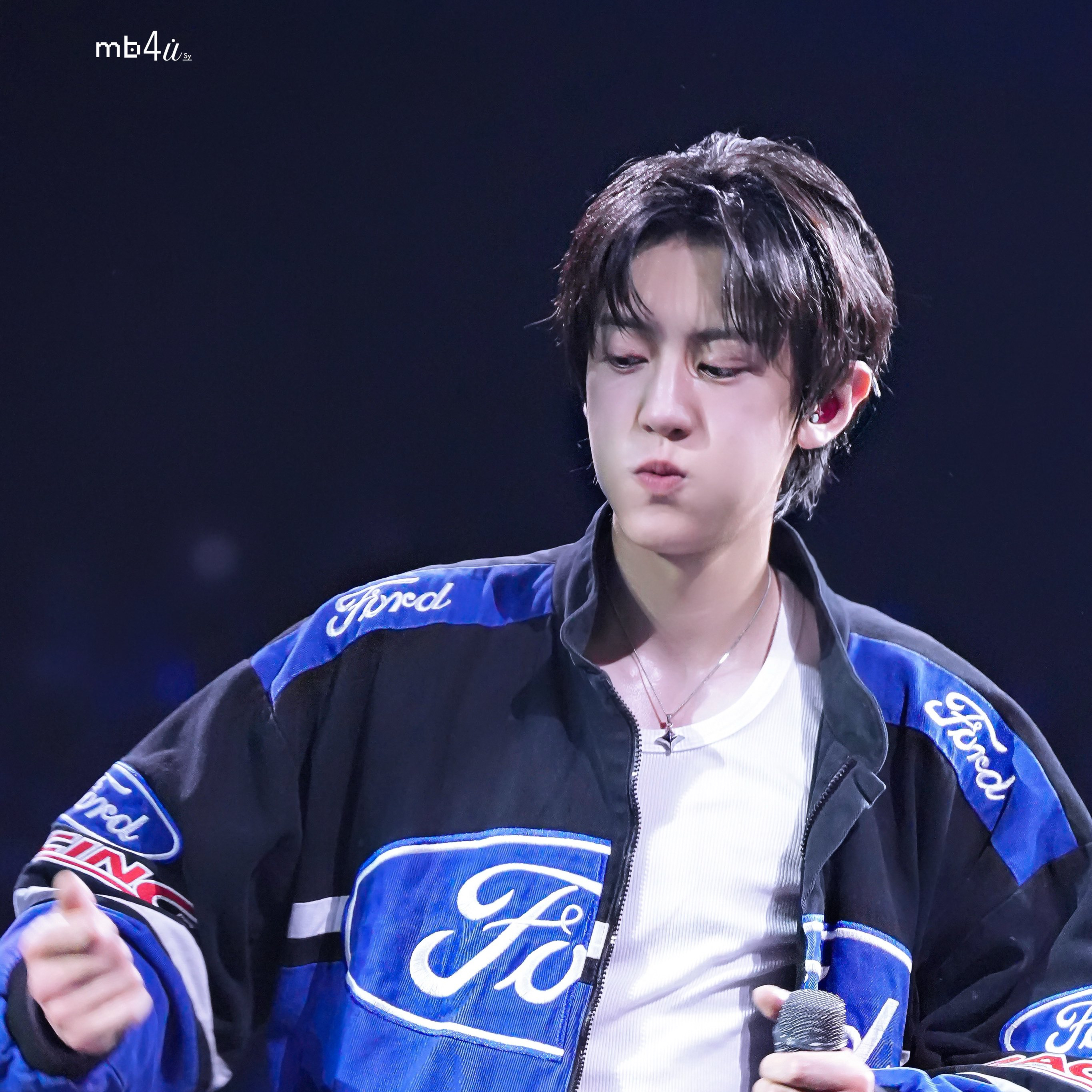 Foto aktivitas terbaru Chanyeol (EXO)