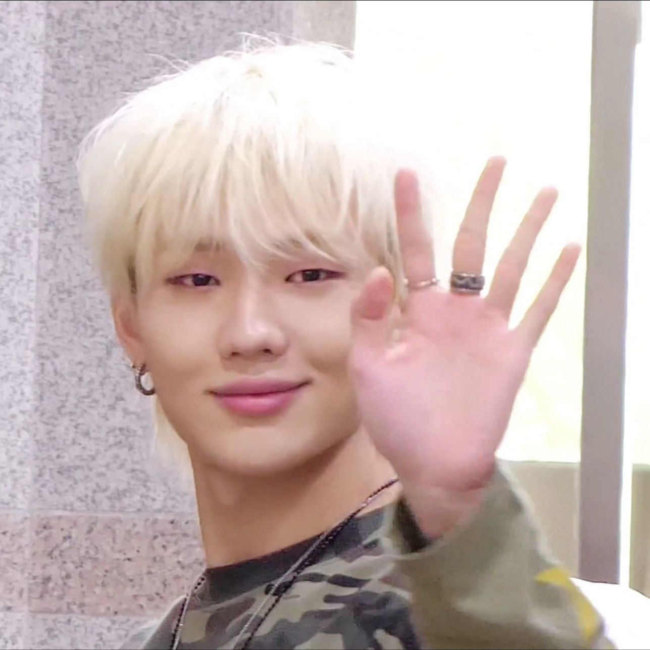 Behind-the-scenes cut of Junhyeok (TNX)