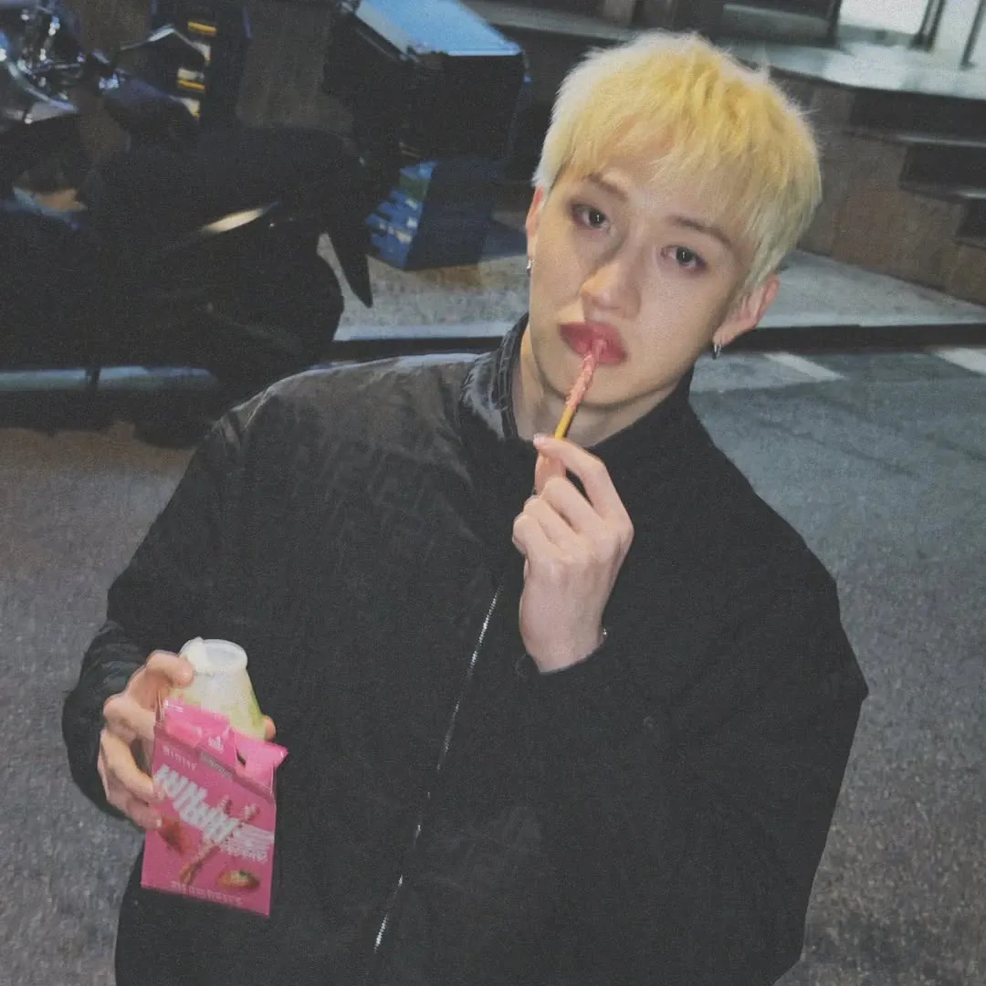 Behind-the-scenes cut of Stray Kids