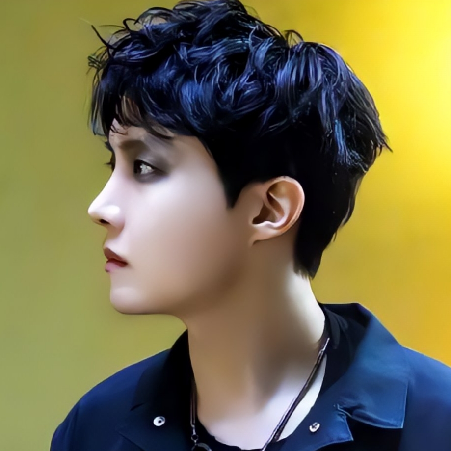 Momen yang diabadikan oleh penggemar j-hope (BTS)