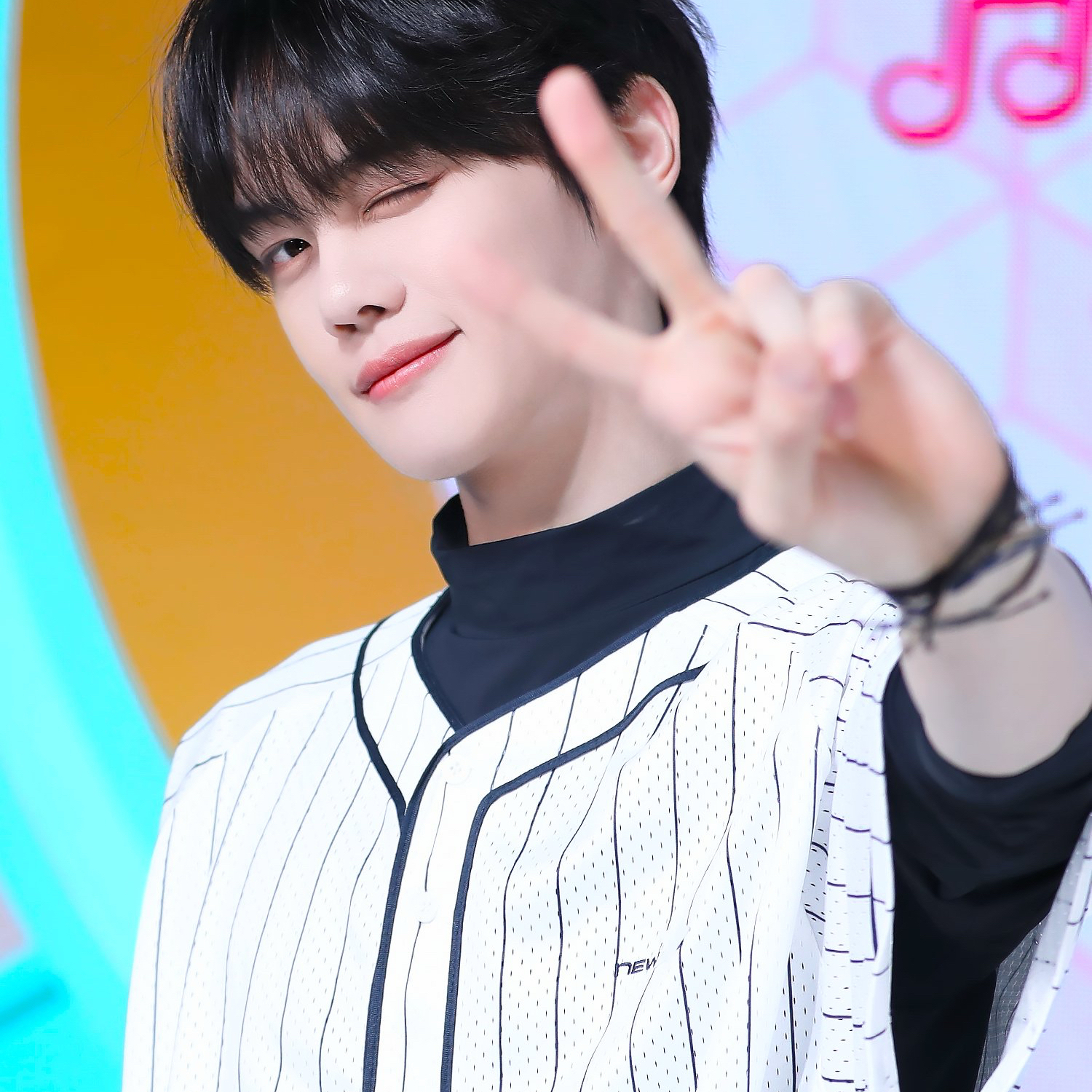 A moment captured by Kim Gyuvin's fan