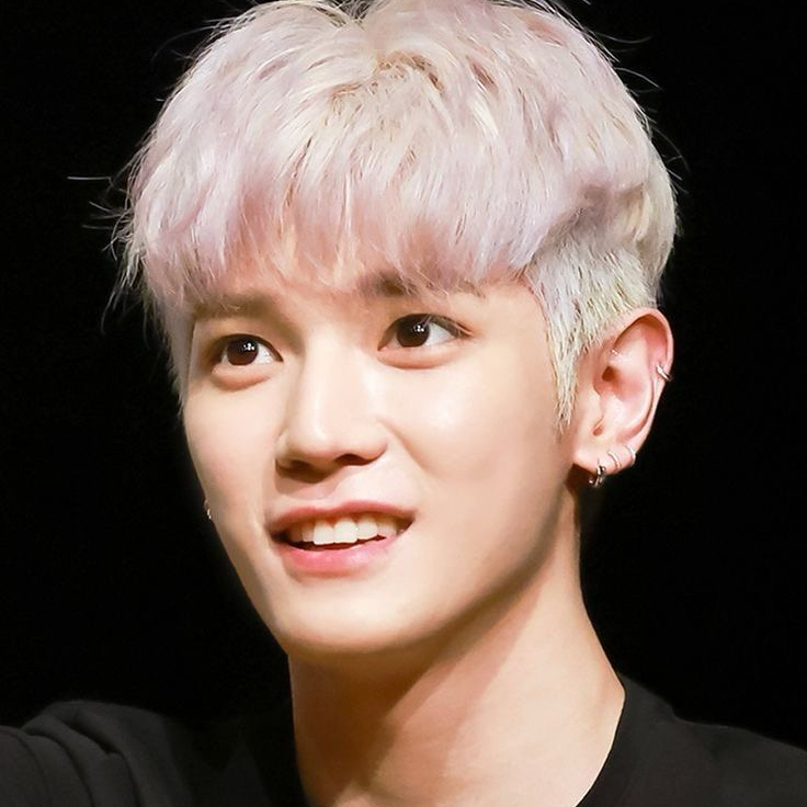 A moment captured by Taeyong (NCT 127)'s fan