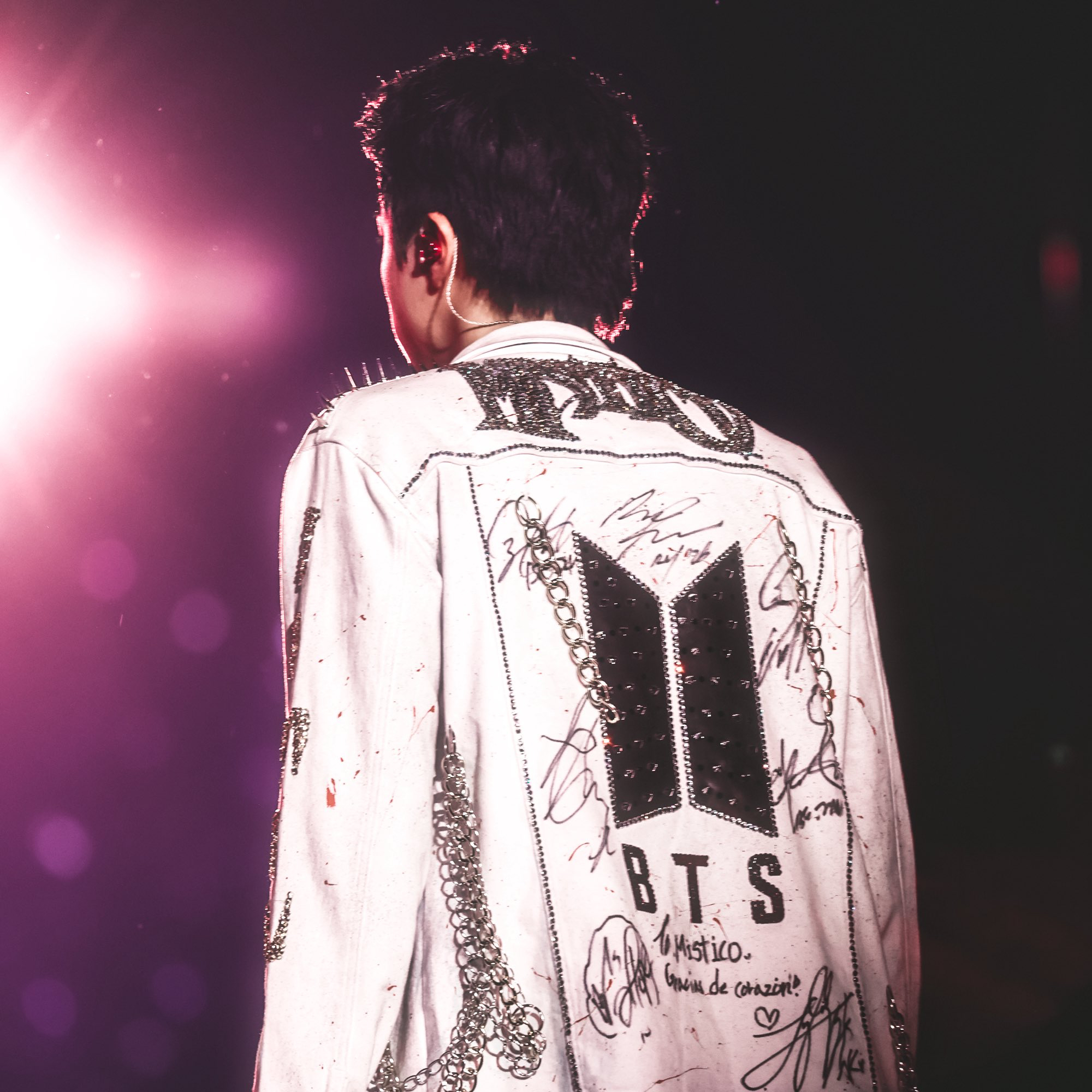 Foto aktivitas terbaru Jin (BTS)