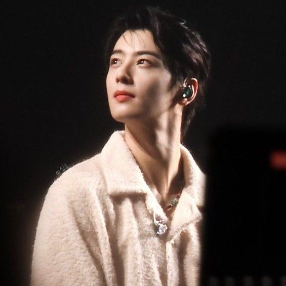 Behind-the-scenes cut of Eunwoo (ASTRO)