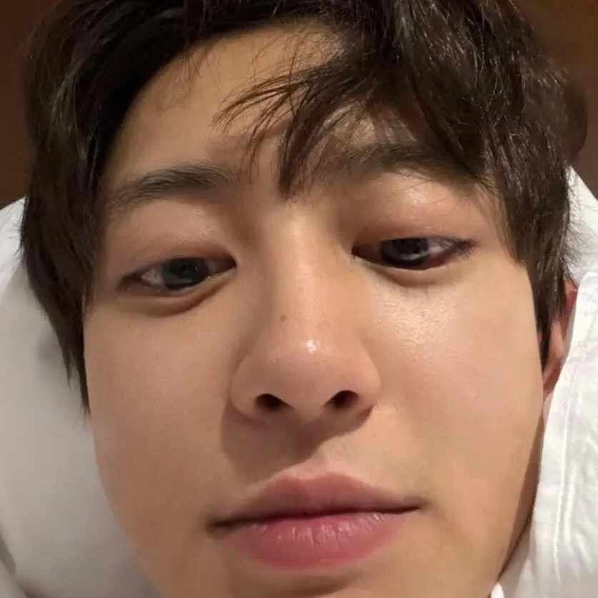 Foto terbaru Chanyeol (EXO)