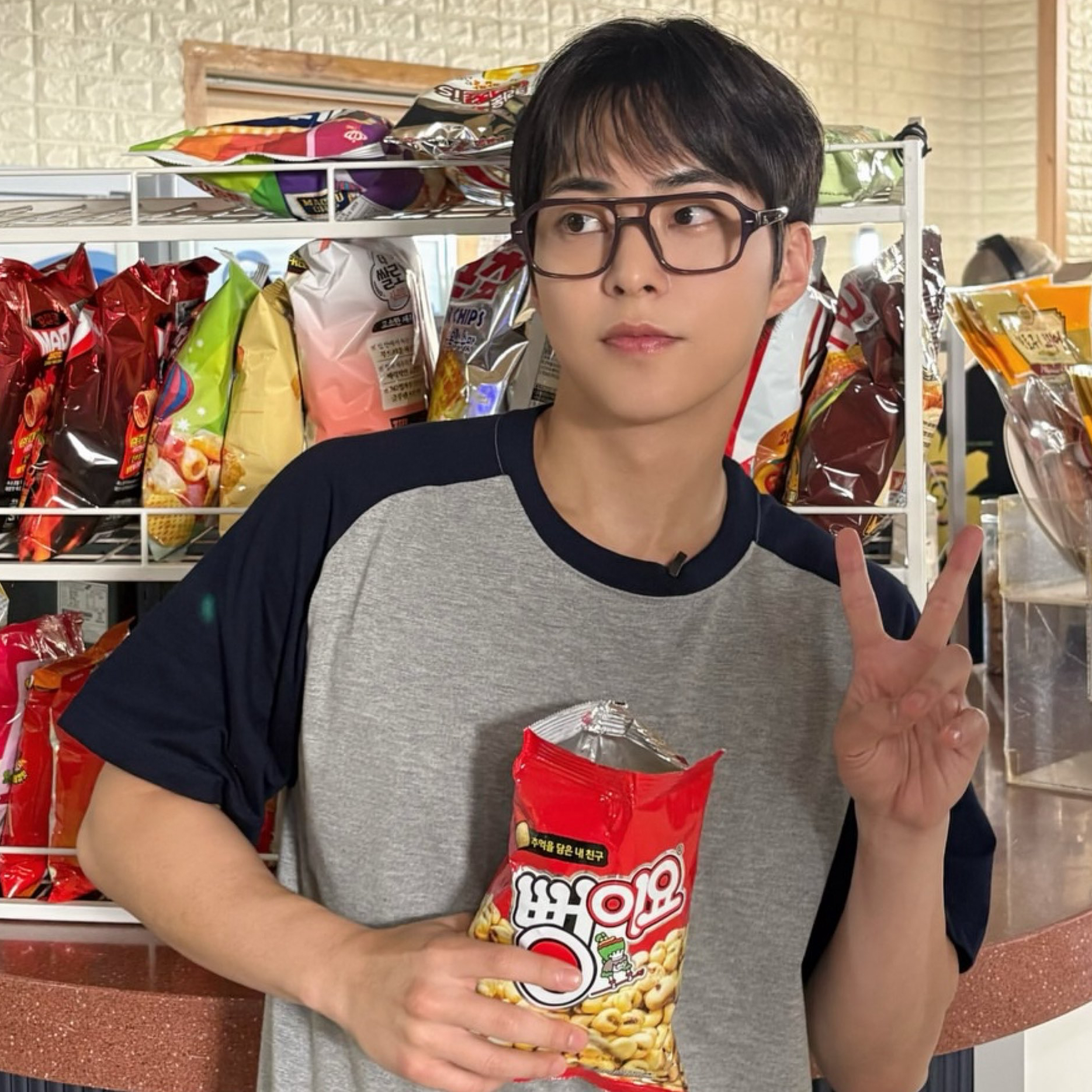 Behind-the-scenes cut of Xiumin (EXO)