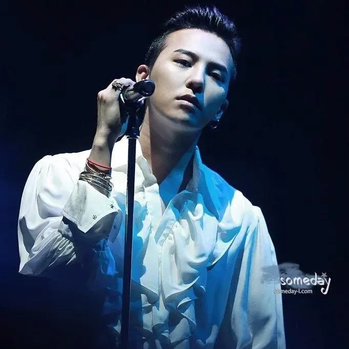 Behind-the-scenes cut of G-DRAGON (BIGBANG)