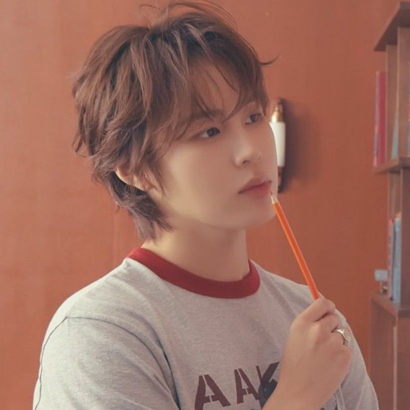 A moment captured by Ha Sungwoon's fan