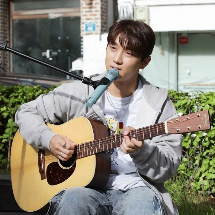 Recent activity shot of Hong Joochan (GoldenChild)