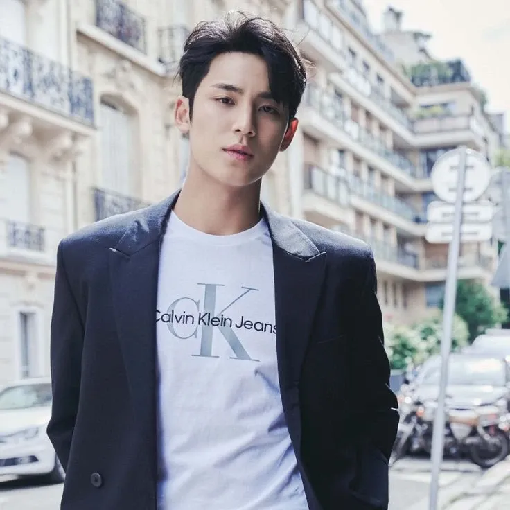 Behind-the-scenes cut of SEVENTEEN