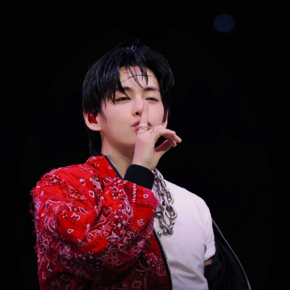 Latest photo of V (BTS)