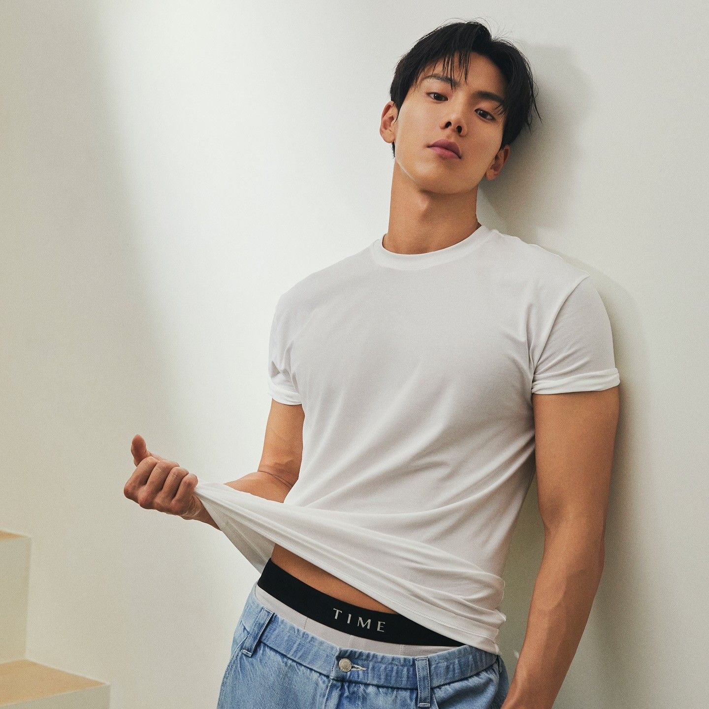 Behind-the-scenes cut of Shownu (MONSTA X)